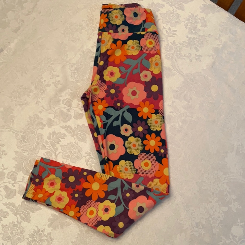 LuLaRoe Leggings Size OS flower power